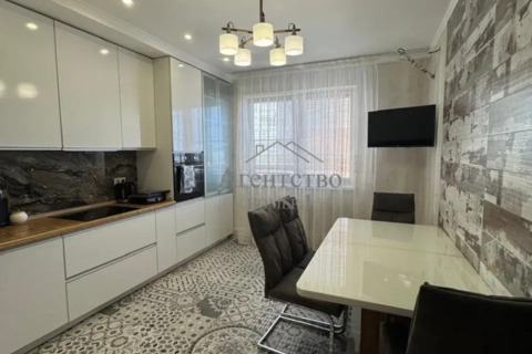 2-к квартира, 79 м², 2/16 эт.